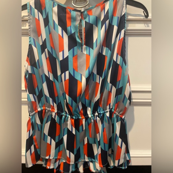 Nine West, size medium, sleeveless blouse, gathers at waist. Great condition. - Picture 3 of 4